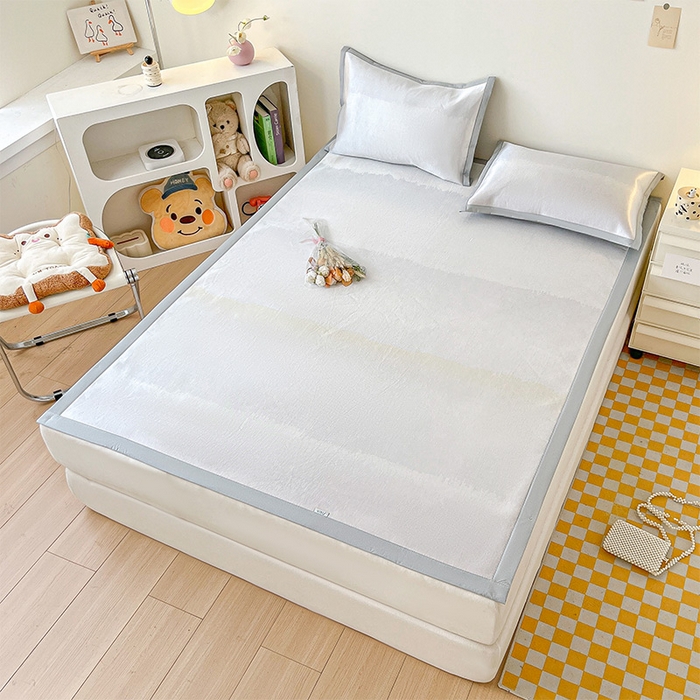 91家纺网 家纺一手货源 找家纺  （提供买家秀 爆款花型 不断货）2025新款600D小清新卡通印花冰丝凉席单件 渐变银