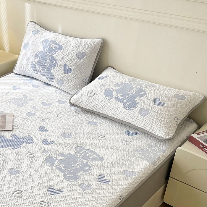 91家纺网 家纺一手货源 找家纺 LIFE.丽芙 2025春夏季新品A类针织提花冰凉豆豆凉感枕头套机包边款（风格一） 熊世界-海蓝