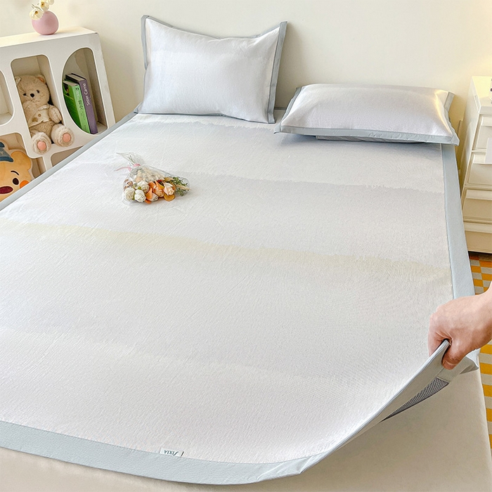 91家纺网 家纺一手货源 找家纺  （提供买家秀 爆款花型 不断货）2025新款600D小清新卡通印花冰丝凉席单件 渐变银