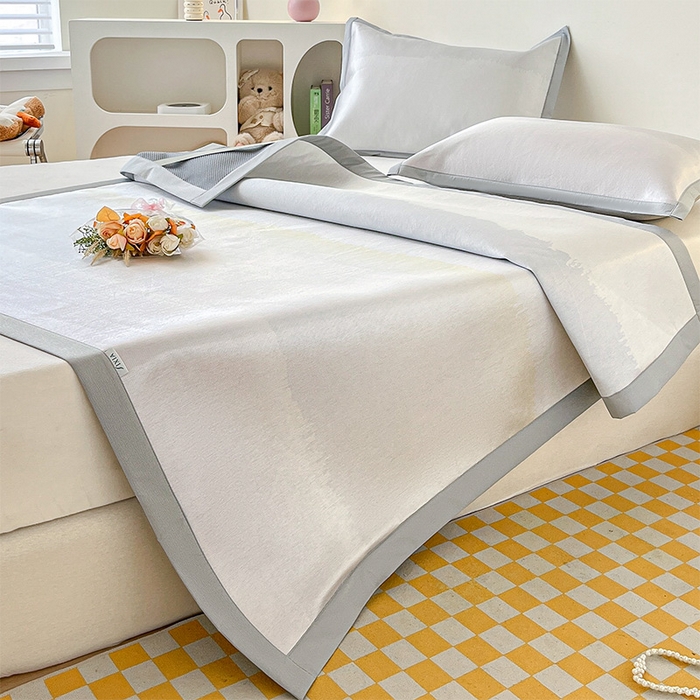 91家纺网 家纺一手货源 找家纺  （提供买家秀 爆款花型 不断货）2025新款600D小清新卡通印花冰丝凉席单件 渐变银