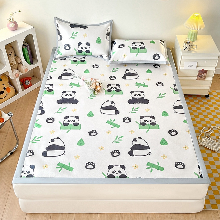 91家纺网 家纺一手货源 找家纺  （提供买家秀 爆款花型 不断货）2025新款600D小清新卡通印花冰丝凉席单件 可爱熊猫