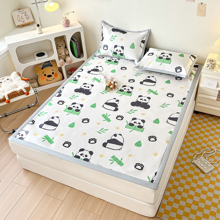 91家纺网 家纺一手货源 找家纺  （提供买家秀 爆款花型 不断货）2025新款600D小清新卡通印花冰丝凉席单件 可爱熊猫