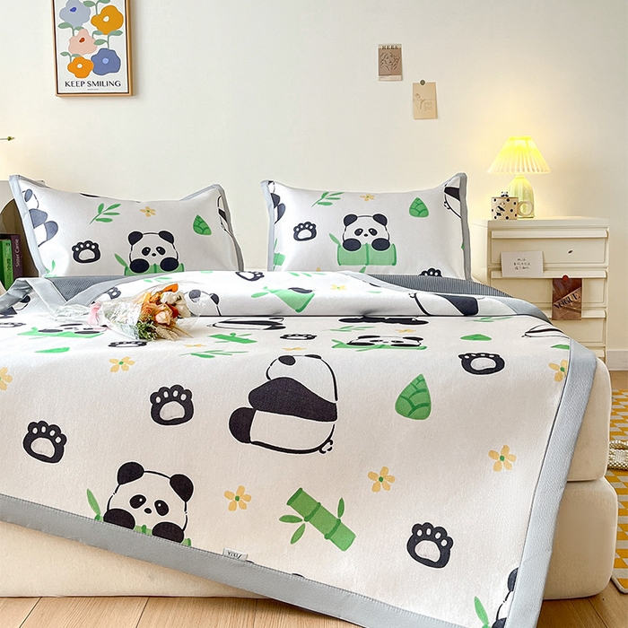 91家纺网 家纺一手货源 找家纺  （提供买家秀 爆款花型 不断货）2025新款600D小清新卡通印花冰丝凉席单件 可爱熊猫