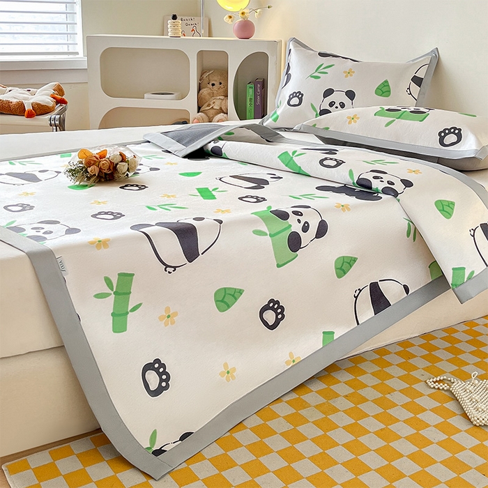 91家纺网 家纺一手货源 找家纺  （提供买家秀 爆款花型 不断货）2025新款600D小清新卡通印花冰丝凉席单件 可爱熊猫