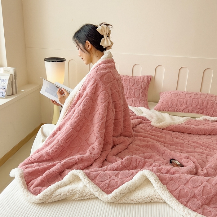 91家纺网 家纺一手货源 找家纺 高克重双层加厚塔芙绒毛毯双面绒盖毯沙发毯跨境外贸出口休闲毯子 爱心-樱花粉