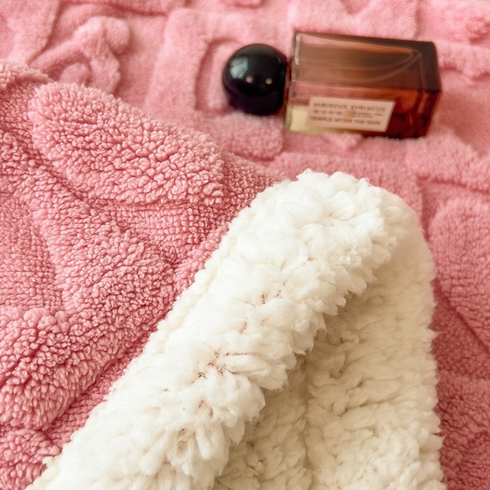 91家纺网 家纺一手货源 找家纺 高克重双层加厚塔芙绒毛毯双面绒盖毯沙发毯跨境外贸出口休闲毯子 爱心-樱花粉