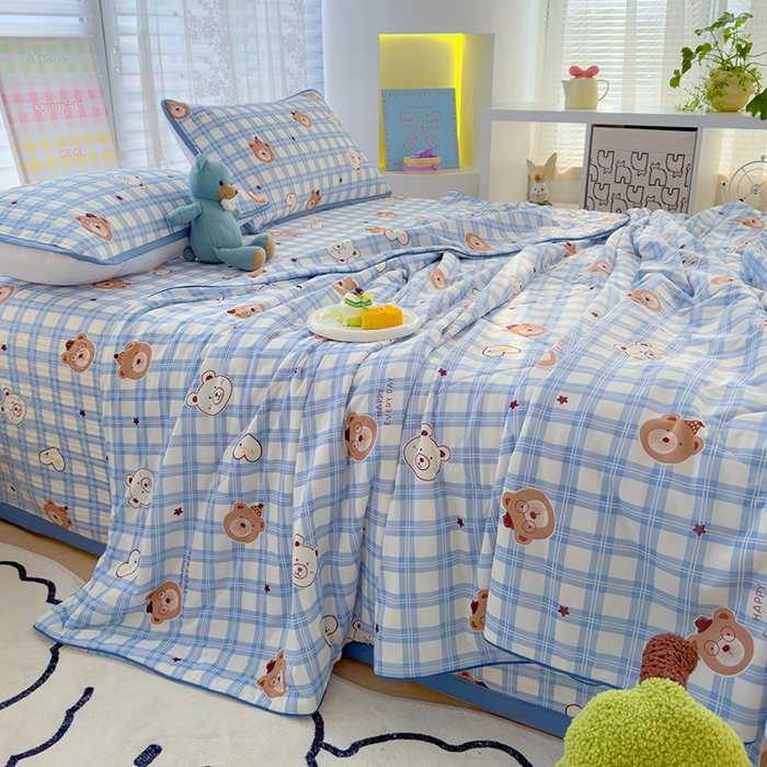 91家纺网 家纺一手货源 找家纺 赫梵茜 2025春夏新款无套路不墨迹锦氨凉感丝双面印花小冰皮夏被夏凉被空调被可机洗 熊博士