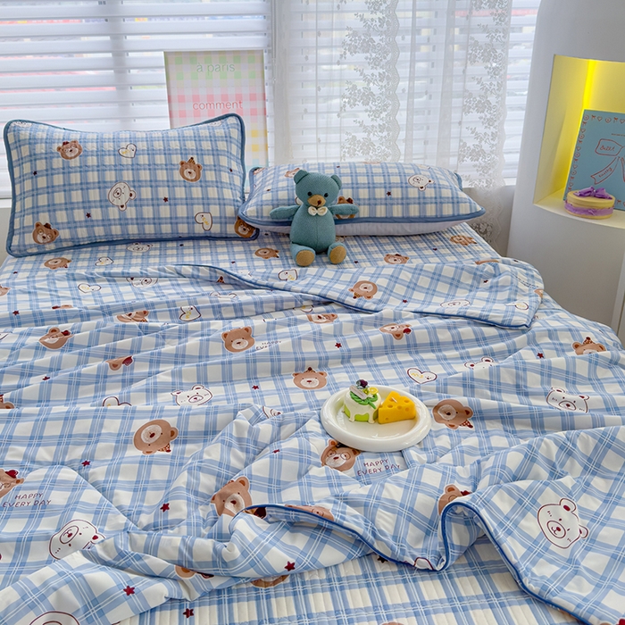 91家纺网 家纺一手货源 找家纺 赫梵茜 2025春夏新款无套路不墨迹锦氨凉感丝双面印花小冰皮夏被夏凉被空调被可机洗 熊博士