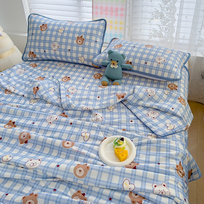 91家纺网 家纺一手货源 找家纺 赫梵茜 2025春夏新款无套路不墨迹锦氨凉感丝双面印花小冰皮夏被夏凉被空调被可机洗 熊博士