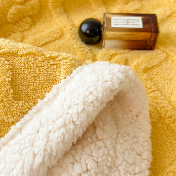 91家纺网 家纺一手货源 找家纺 高克重双层加厚塔芙绒毛毯双面绒盖毯沙发毯跨境外贸出口休闲毯子 麻花-柠檬黄