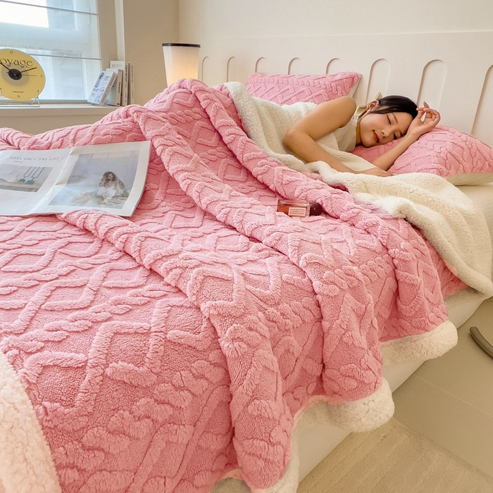 91家纺网 家纺一手货源 找家纺 高克重双层加厚塔芙绒毛毯双面绒盖毯沙发毯跨境外贸出口休闲毯子 麻花-樱花粉