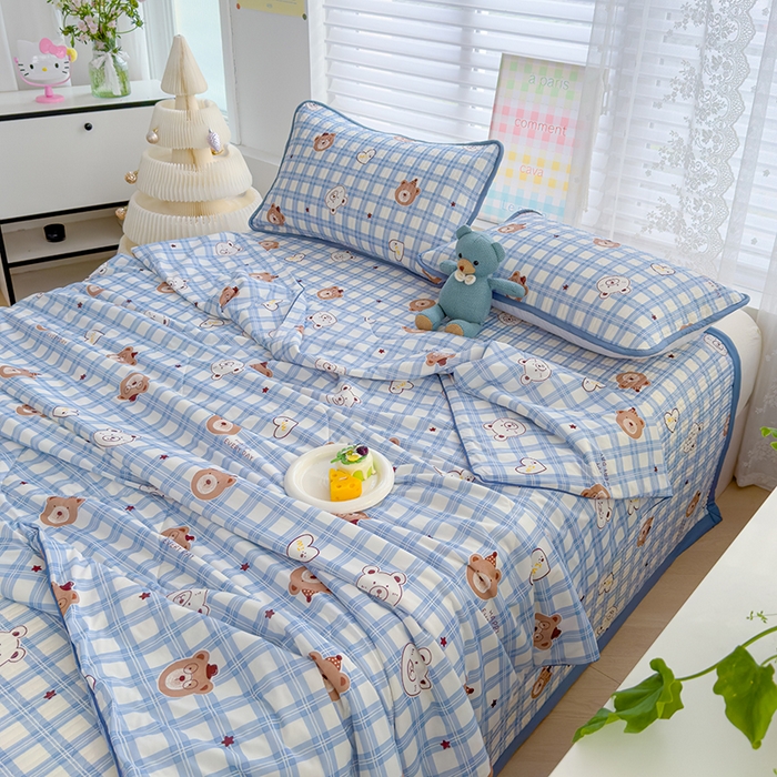 91家纺网 家纺一手货源 找家纺 赫梵茜 2025春夏新款锦氨凉感丝冰皮软席床盖夏被夏凉被空调被四件套 熊博士