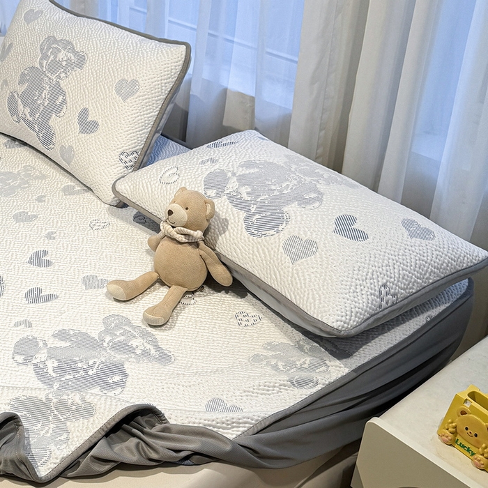 91家纺网 家纺一手货源 找家纺 LIFE.丽芙 2025春夏季新品A类针织提花冰凉豆豆凉感枕头套机包边款（风格二） 熊世界-海蓝