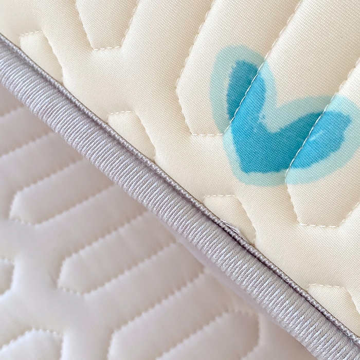 91家纺网 家纺一手货源 找家纺 雨彤家纺 2025年新款A类凉感丝乳胶单人枕套 梦幻爱心