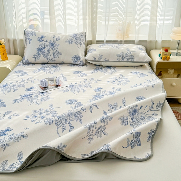 91家纺网 家纺一手货源 找家纺 （总）LIFE.丽芙 2025春夏季新品数码印花冰藤加厚枕头套机包边款（风格一）