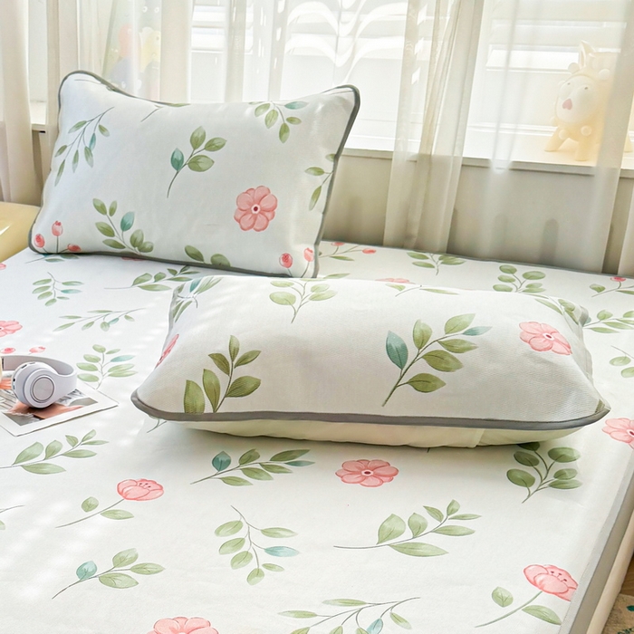 91家纺网 家纺一手货源 找家纺 （总）LIFE.丽芙 2025春夏季新品数码印花冰藤加厚枕头套机包边款（风格一）