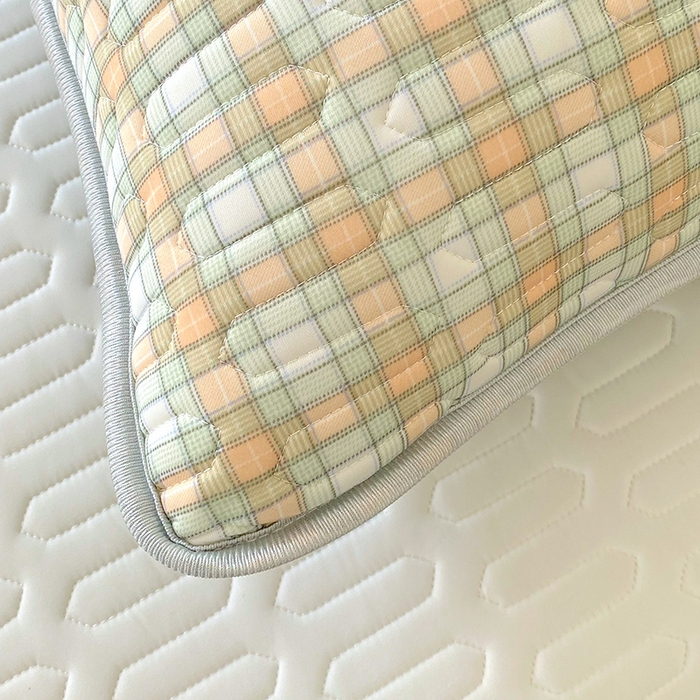 91家纺网 家纺一手货源 找家纺 雨彤家纺 2025年新款A类凉感丝乳胶单人枕套 秋叶缤纷