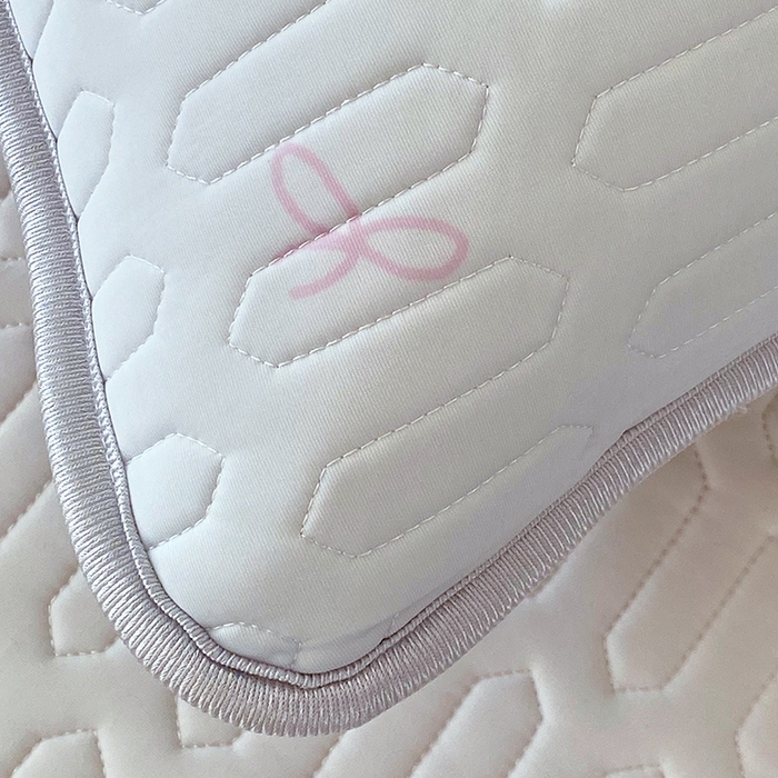 91家纺网 家纺一手货源 找家纺 雨彤家纺 2025年新款A类凉感丝乳胶单人枕套 熊熊乐园-浅蓝