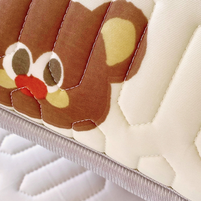 91家纺网 家纺一手货源 找家纺 雨彤家纺 2025年新款A类凉感丝乳胶单人枕套 熊熊乐园-米黄