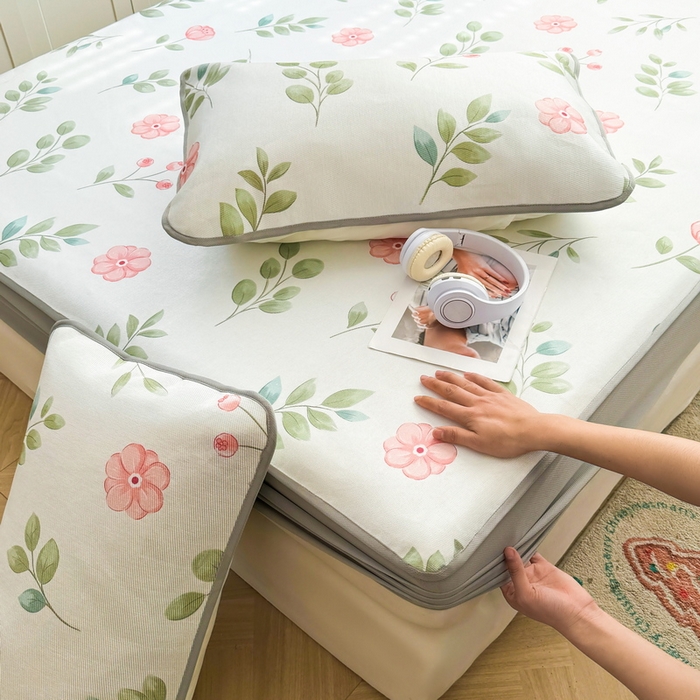 91家纺网 家纺一手货源 找家纺 LIFE.丽芙 2025春夏季新品数码印花冰藤加厚枕头套机包边款（风格一） 莫妮卡