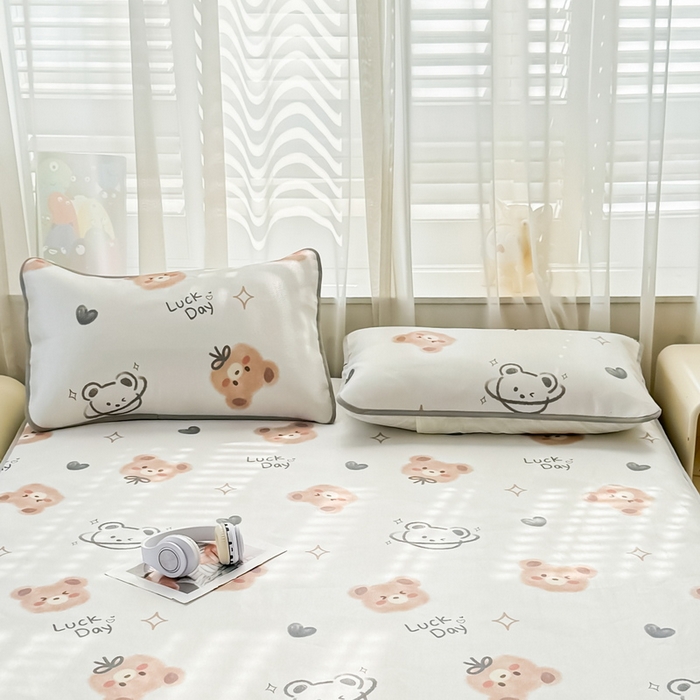 91家纺网 家纺一手货源 找家纺 LIFE.丽芙 2025春夏季新品数码印花冰藤加厚枕头套机包边款（风格一） 黄油小熊