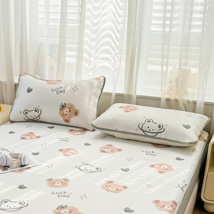 91家纺网 家纺一手货源 找家纺 LIFE.丽芙 2025春夏季新品数码印花冰藤加厚枕头套机包边款（风格一） 黄油小熊