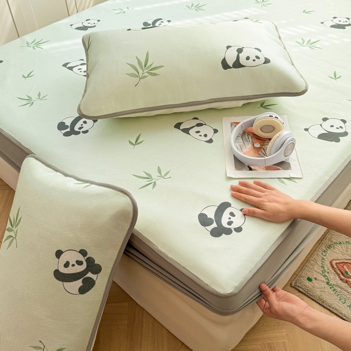 91家纺网 家纺一手货源 找家纺 LIFE.丽芙 2025春夏季新品数码印花冰藤加厚枕头套机包边款（风格一） 小熊猫