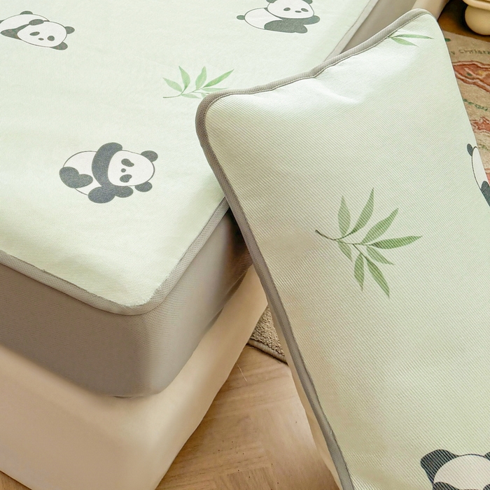 91家纺网 家纺一手货源 找家纺 LIFE.丽芙 2025春夏季新品数码印花冰藤加厚枕头套机包边款（风格一） 小熊猫