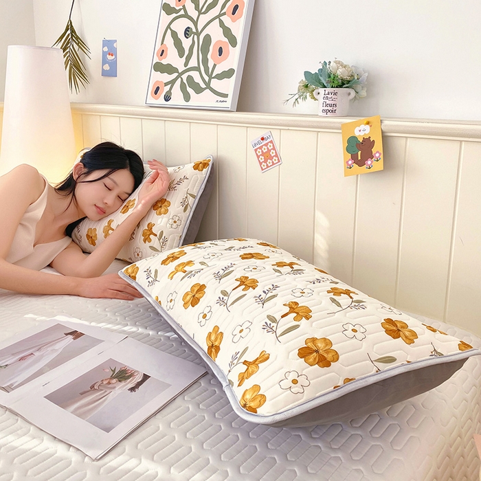 91家纺网 家纺一手货源 找家纺 雨彤家纺 2025年新款A类凉感丝乳胶单人枕套 花开盛世