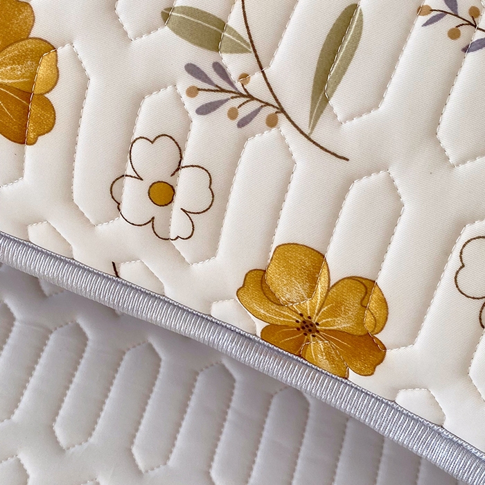 91家纺网 家纺一手货源 找家纺 雨彤家纺 2025年新款A类凉感丝乳胶单人枕套 花开盛世