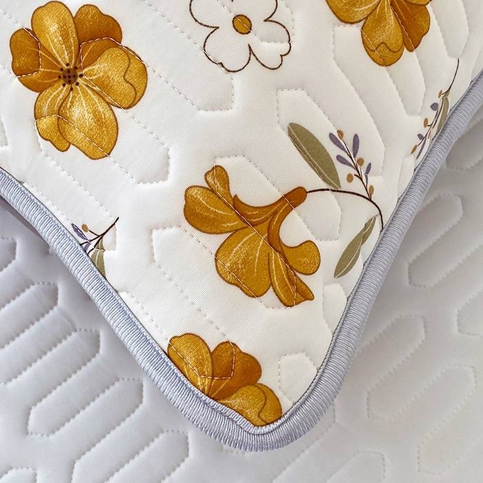 91家纺网 家纺一手货源 找家纺 雨彤家纺 2025年新款A类凉感丝乳胶单人枕套 花开盛世