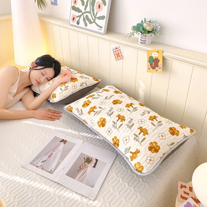 91家纺网 家纺一手货源 找家纺 雨彤家纺 2025年新款A类凉感丝乳胶单人枕套 花开盛世