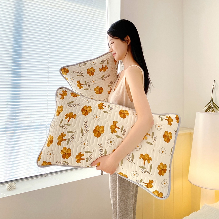 91家纺网 家纺一手货源 找家纺 雨彤家纺 2025年新款A类凉感丝乳胶单人枕套 花开盛世