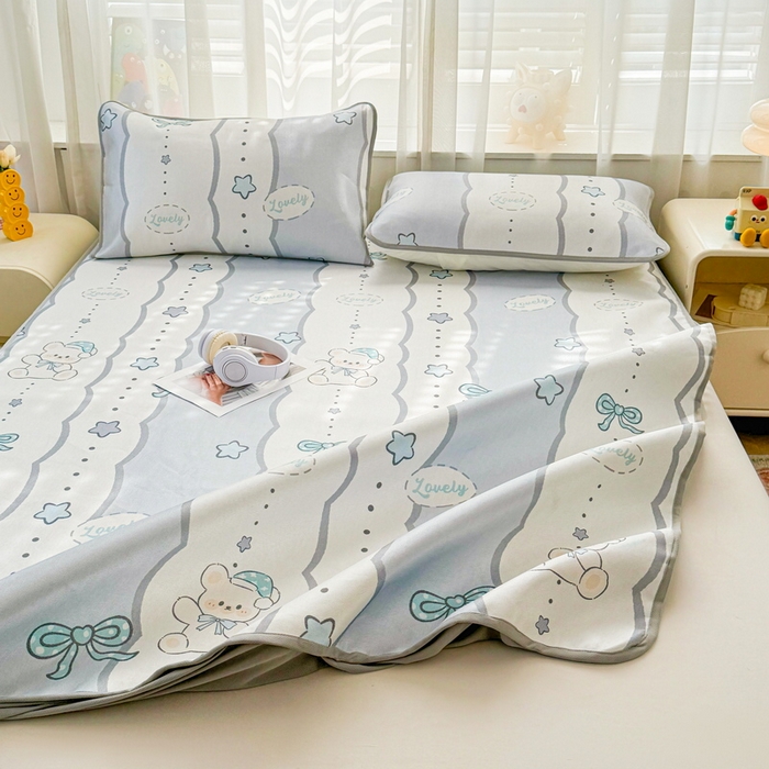 91家纺网 家纺一手货源 找家纺 LIFE.丽芙 2025春夏季新品数码印花冰藤加厚枕头套机包边款（风格一） 甜梦小熊