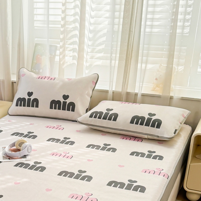 91家纺网 家纺一手货源 找家纺 LIFE.丽芙 2025春夏季新品数码印花冰藤加厚枕头套机包边款（风格一） 甜心粉