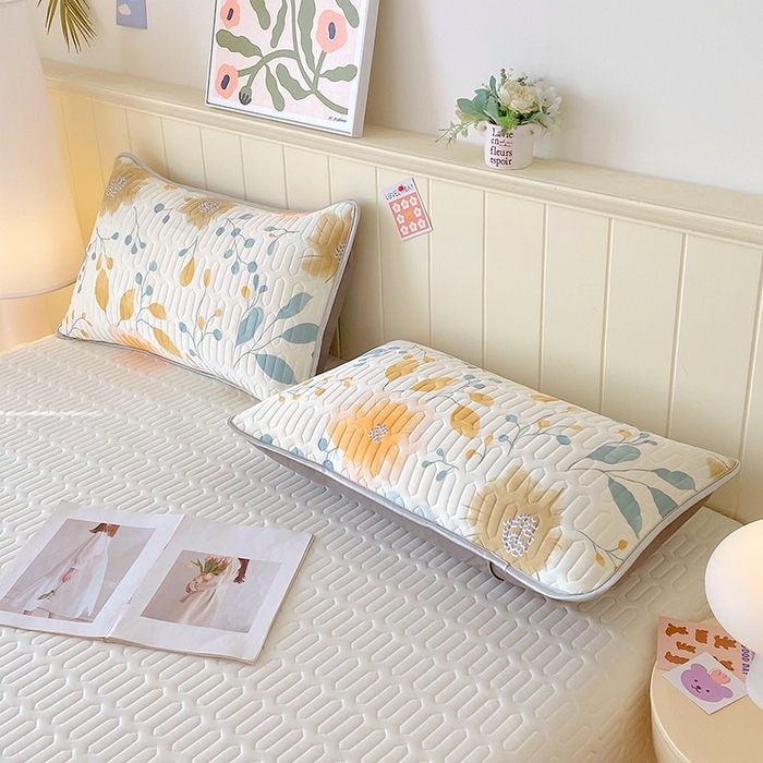 91家纺网 家纺一手货源 找家纺 雨彤家纺 2025年新款A类凉感丝乳胶单人枕套 幻彩花镜