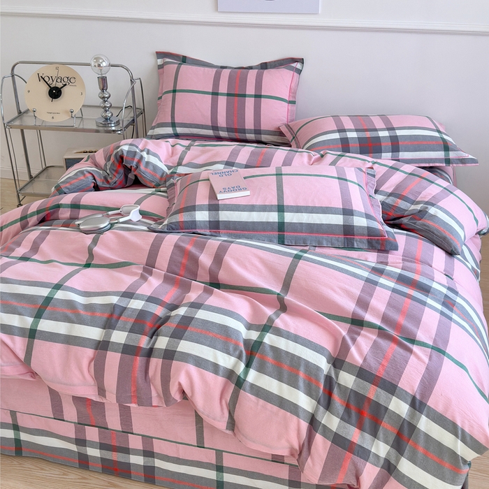 91家纺网 家纺一手货源 找家纺 三沁家居 2025新款格子色织全棉水洗棉四件套直播爆款量大价优 粉色恋人 