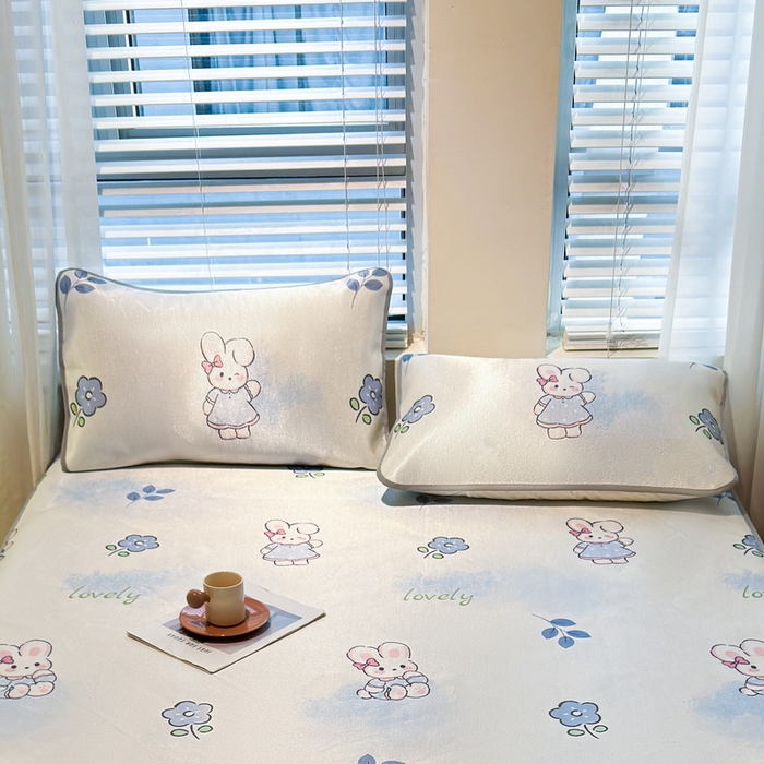 91家纺网 家纺一手货源 找家纺 （总）LIFE.丽芙 2025春夏季新品数码印花冰藤加厚枕头套机包边款（风格二）