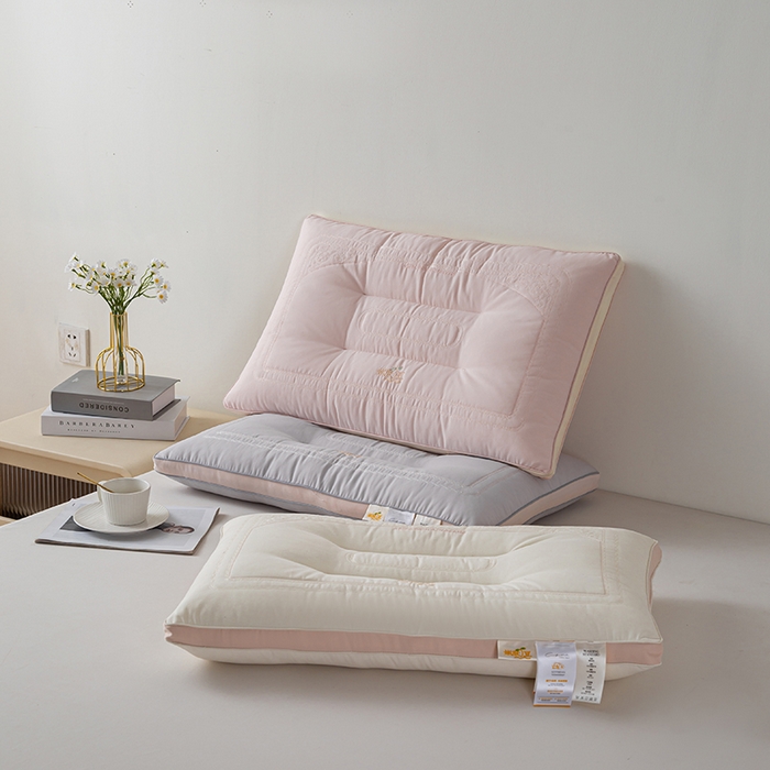 91家纺网 家纺一手货源 找家纺 贤内助家纺 2025新款植物羊绒嫩肤豆氧颜枕保健枕颈椎枕头枕芯 嫩肤豆白