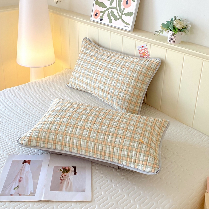 91家纺网 家纺一手货源 找家纺 雨彤家纺 2025年新款A类凉感丝乳胶单人枕套 轻盈格-橙