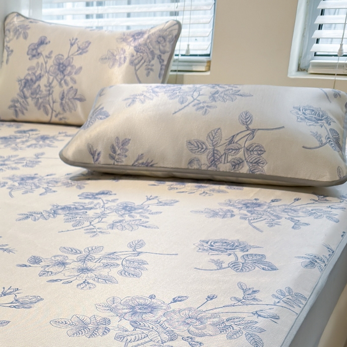 91家纺网 家纺一手货源 找家纺 LIFE.丽芙 2025春夏季新品数码印花冰藤加厚枕头套机包边款（风格二） 赫本