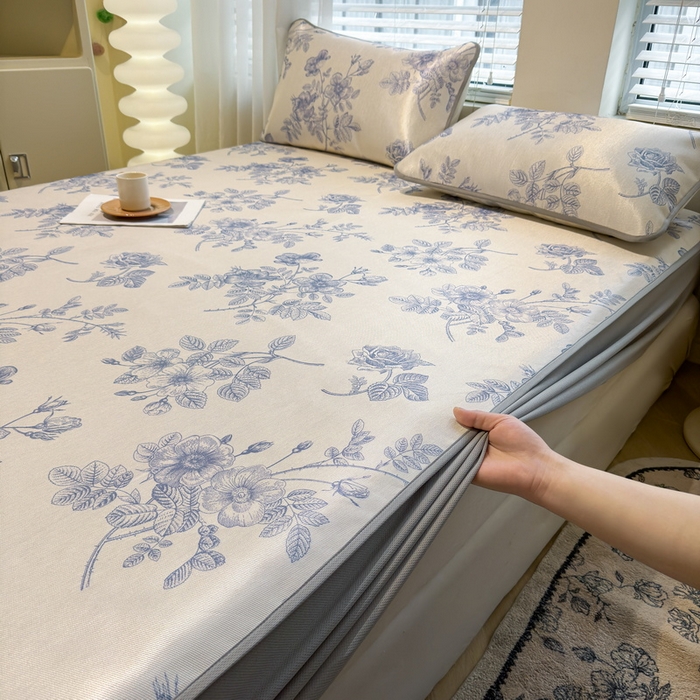 91家纺网 家纺一手货源 找家纺 LIFE.丽芙 2025春夏季新品数码印花冰藤加厚枕头套机包边款（风格二） 赫本