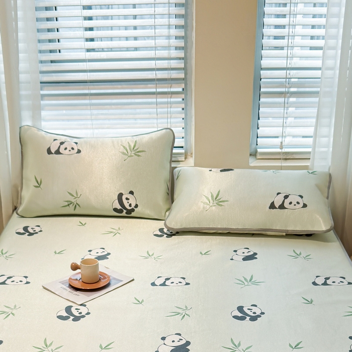 91家纺网 家纺一手货源 找家纺 LIFE.丽芙 2025春夏季新品数码印花冰藤加厚枕头套机包边款（风格二） 小熊猫