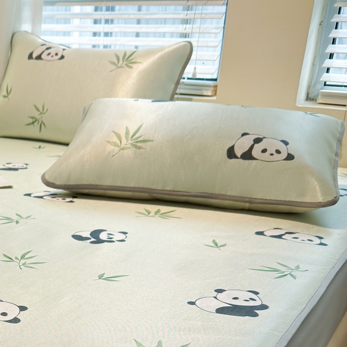91家纺网 家纺一手货源 找家纺 LIFE.丽芙 2025春夏季新品数码印花冰藤加厚枕头套机包边款（风格二） 小熊猫