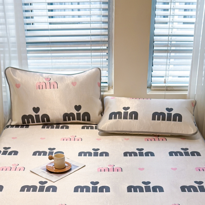 91家纺网 家纺一手货源 找家纺 LIFE.丽芙 2025春夏季新品数码印花冰藤加厚枕头套机包边款（风格二） 甜心粉