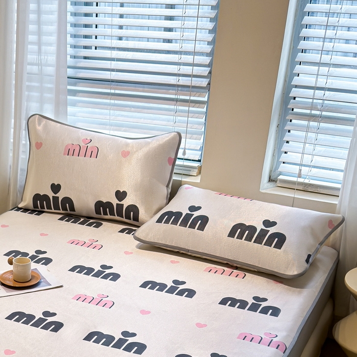 91家纺网 家纺一手货源 找家纺 LIFE.丽芙 2025春夏季新品数码印花冰藤加厚枕头套机包边款（风格二） 甜心粉