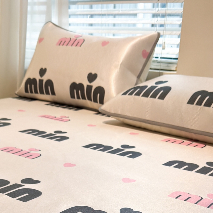 91家纺网 家纺一手货源 找家纺 LIFE.丽芙 2025春夏季新品数码印花冰藤加厚枕头套机包边款（风格二） 甜心粉