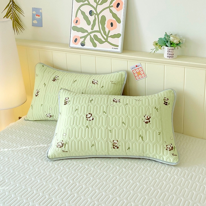 雨彤家纺 2025年新款A类凉感丝乳胶单人枕套 熊猫宝宝-翠绿
