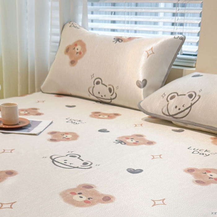 91家纺网 家纺一手货源 找家纺 LIFE.丽芙 2025春夏季新品数码印花冰藤加厚枕头套机包边款（风格二） 黄油小熊