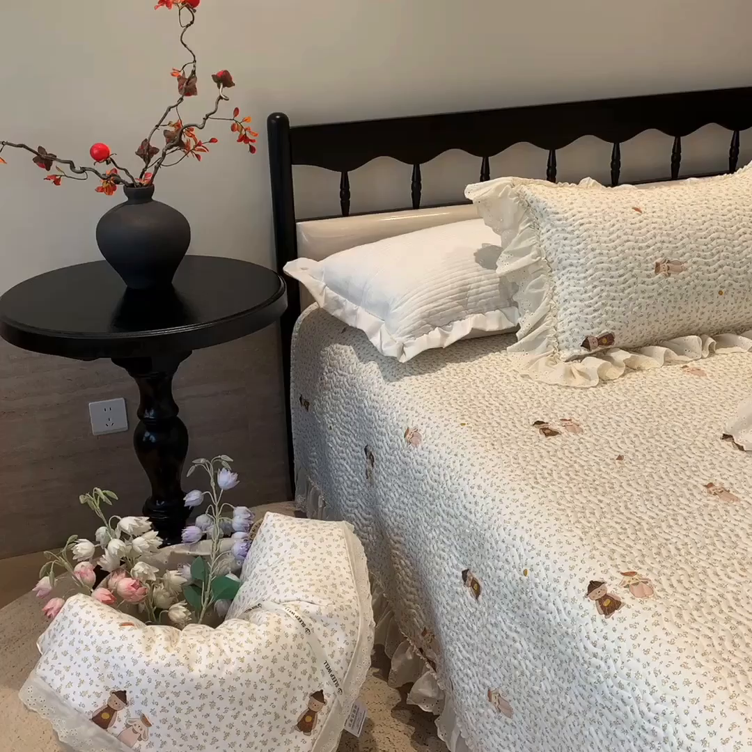 91家纺网 家纺一手货源 找家纺 莱豫家纺 2025春夏新款纯棉全棉花边款床盖三件套 西瓜兔